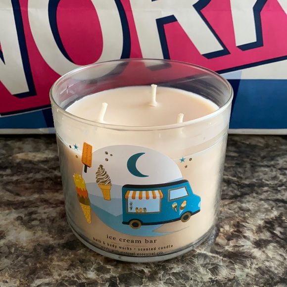 Bath & body Works 3- wick candles ice cream bar - Picture 3 of 4